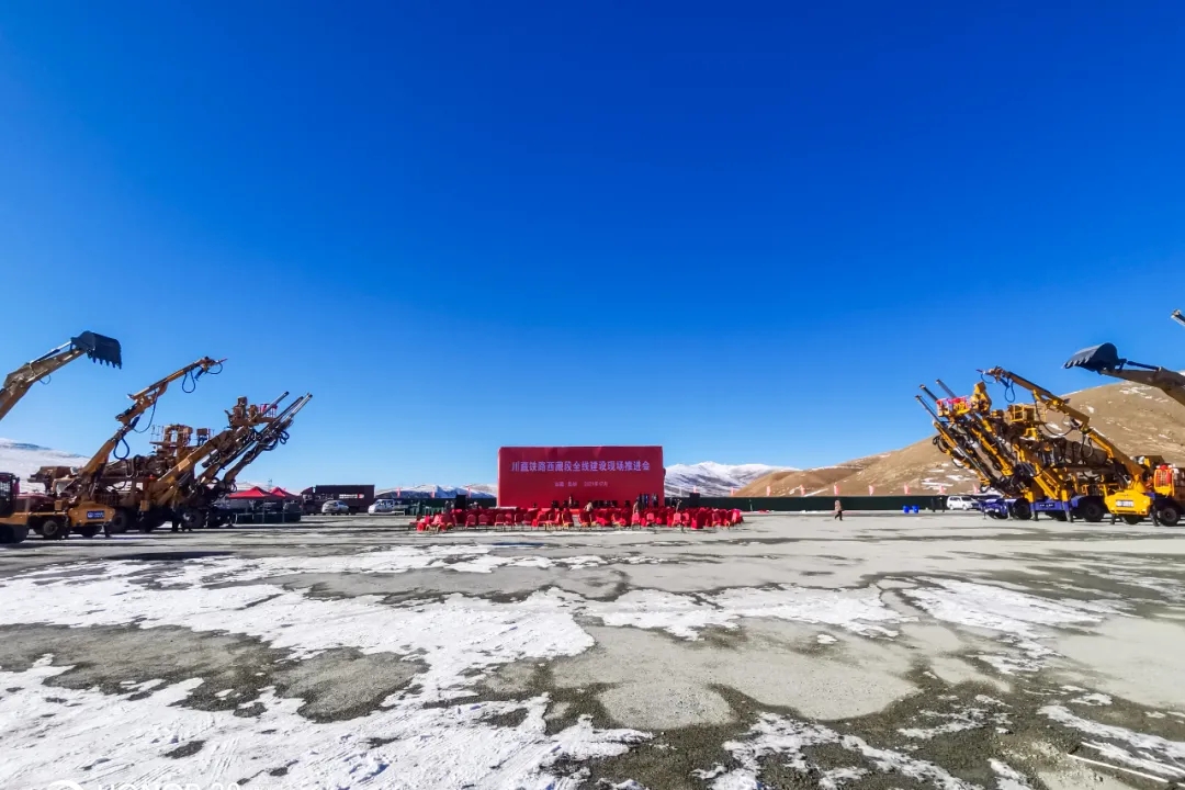 建功雪域高原！中铁工业研制极端装备助力高原高寒铁路建设